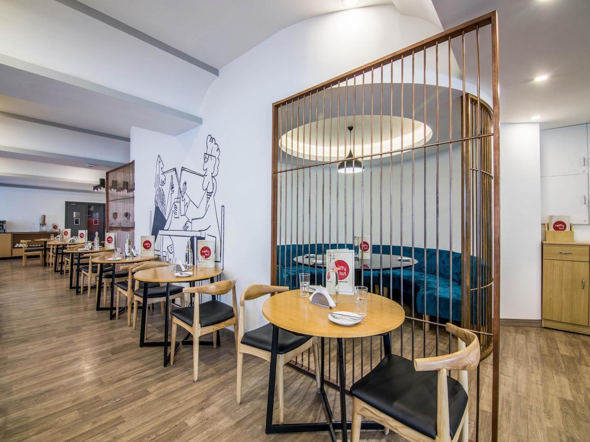 Oyo Townhouse 028 Corporate Suite Ноида Екстериор снимка