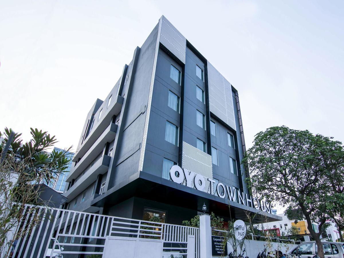 Oyo Townhouse 028 Corporate Suite Ноида Екстериор снимка