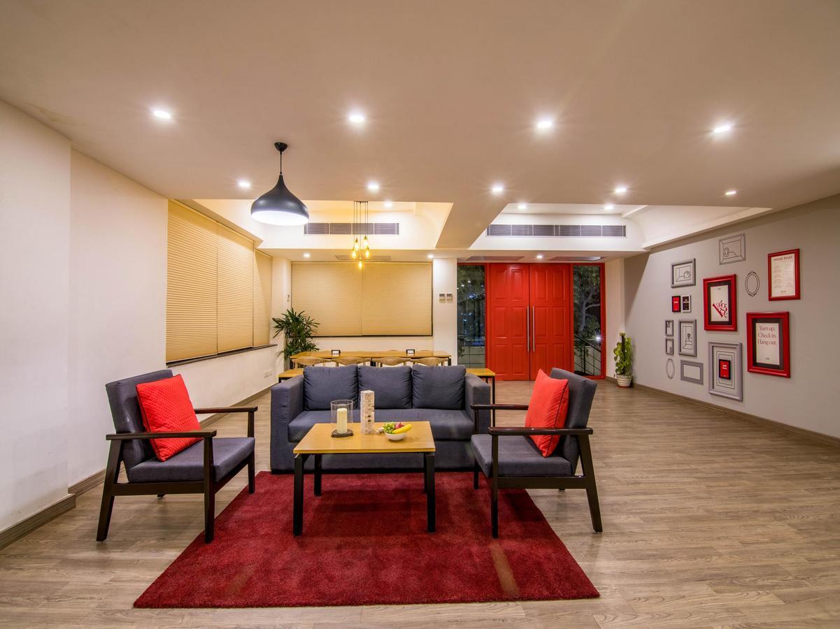 Oyo Townhouse 028 Corporate Suite Ноида Екстериор снимка