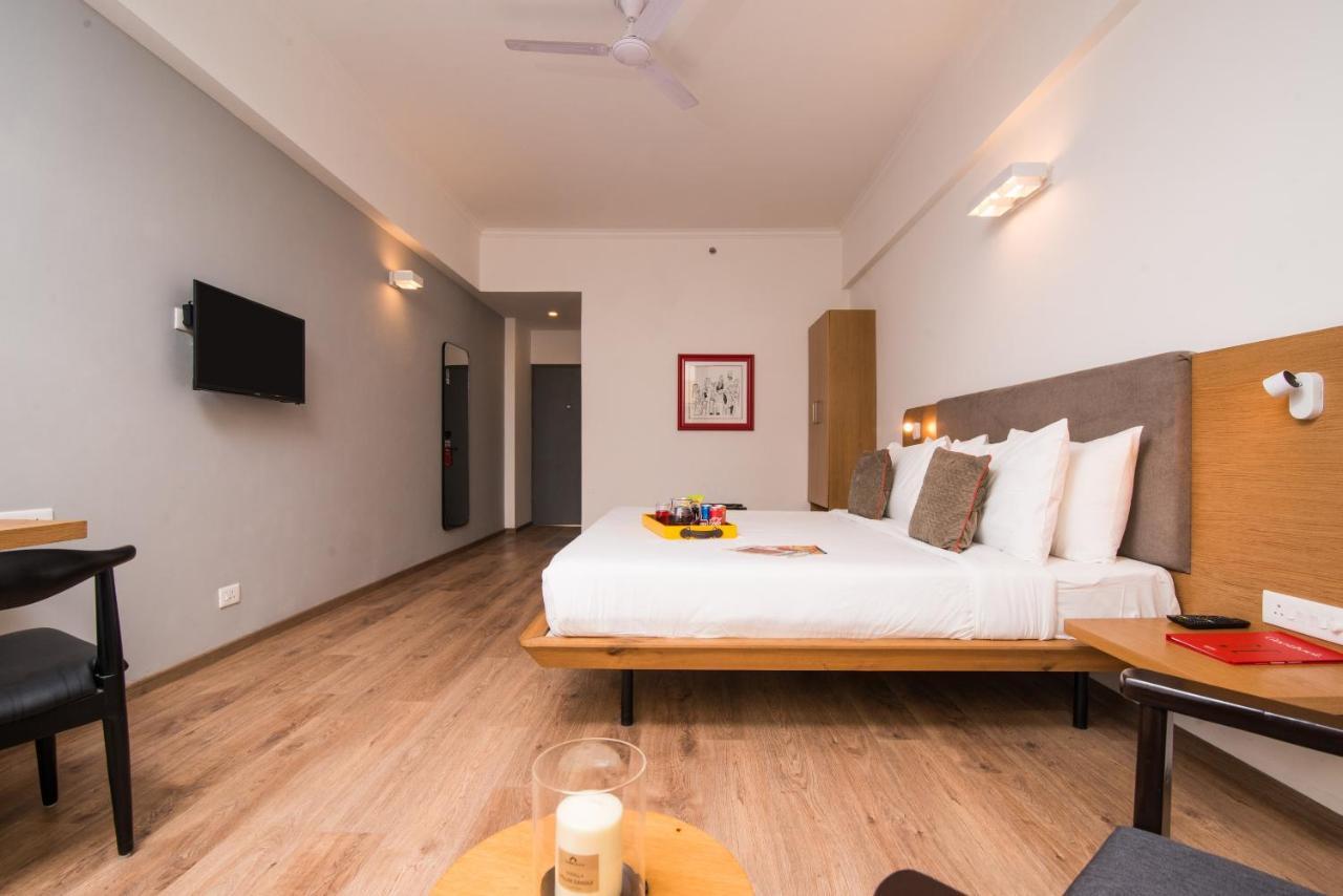 Oyo Townhouse 028 Corporate Suite Ноида Екстериор снимка
