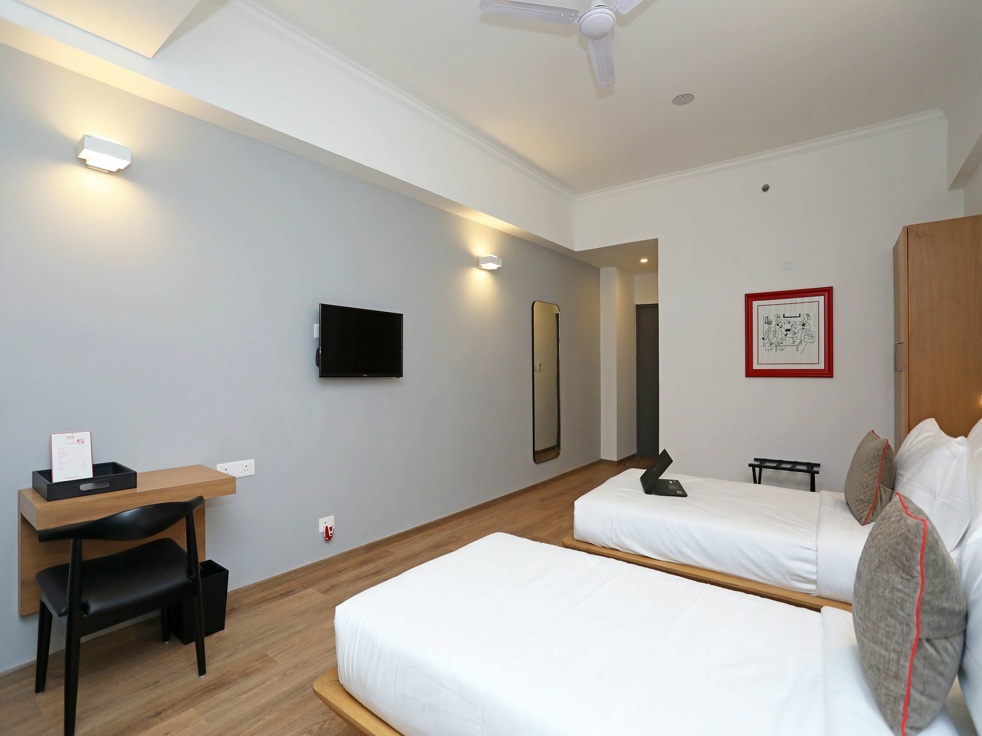 Oyo Townhouse 028 Corporate Suite Ноида Екстериор снимка