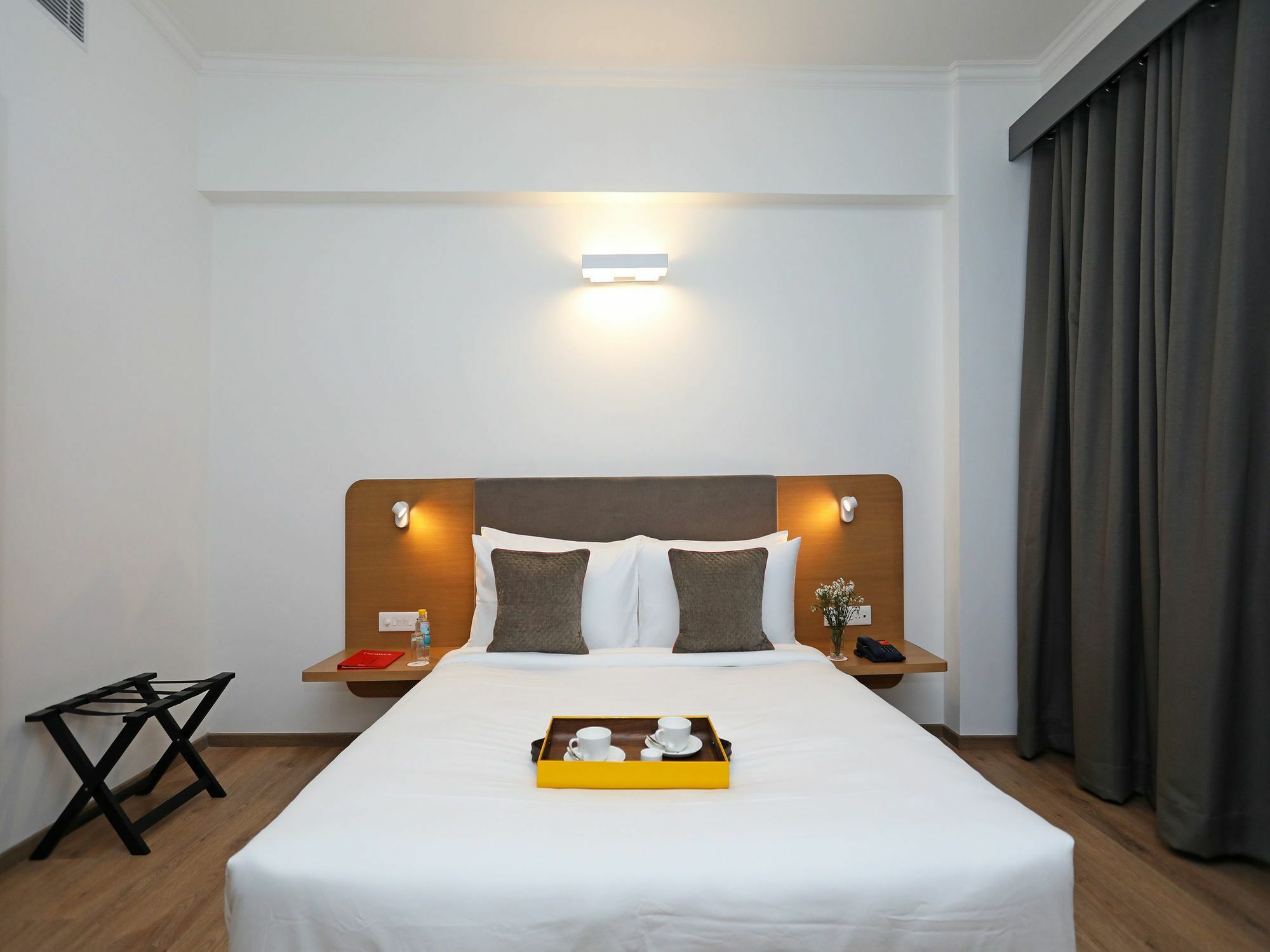 Oyo Townhouse 028 Corporate Suite Ноида Екстериор снимка
