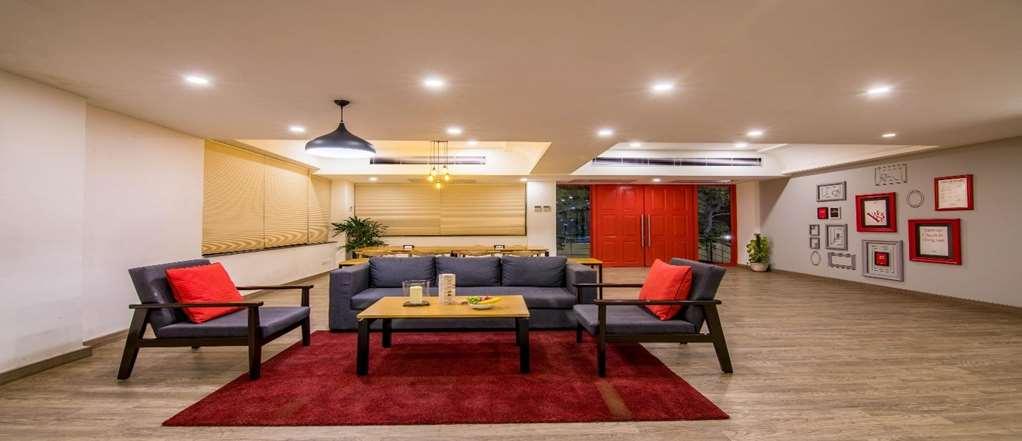 Oyo Townhouse 028 Corporate Suite Ноида Съоръжения снимка
