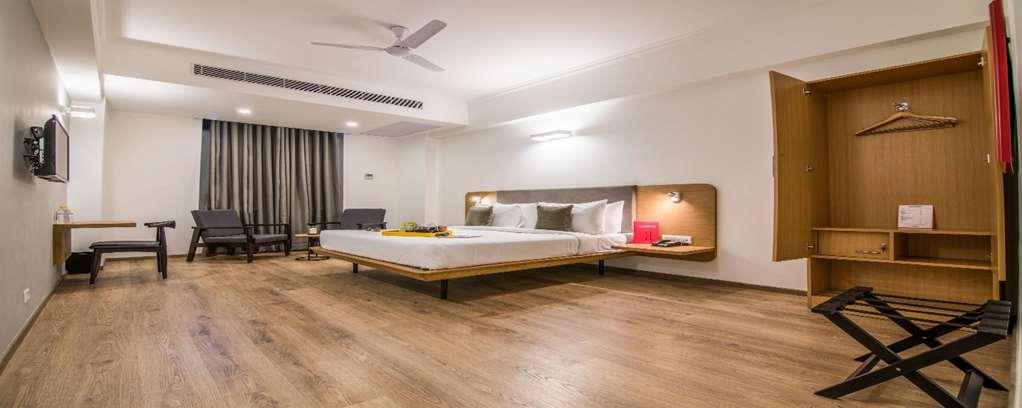 Oyo Townhouse 028 Corporate Suite Ноида Стая снимка