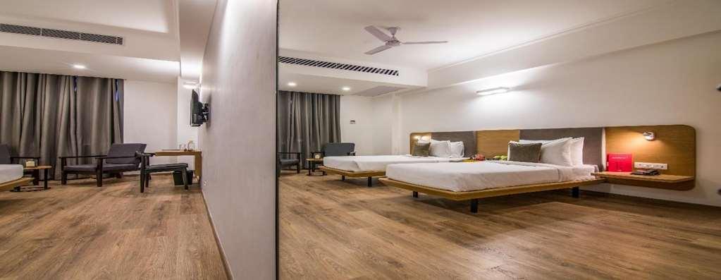 Oyo Townhouse 028 Corporate Suite Ноида Стая снимка